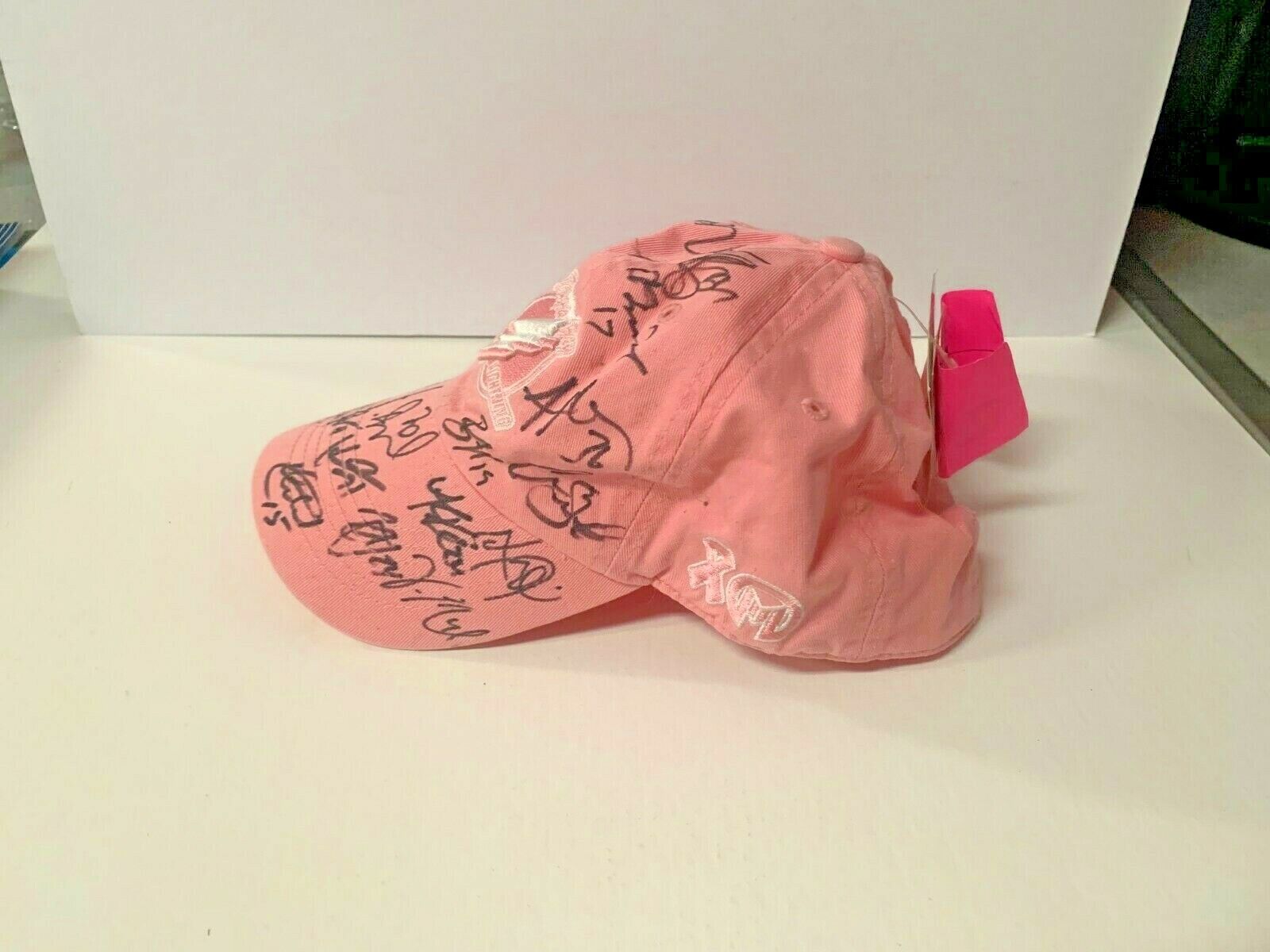 Tampa Bay Lightning Team Signed Pink Hat 2006-2007