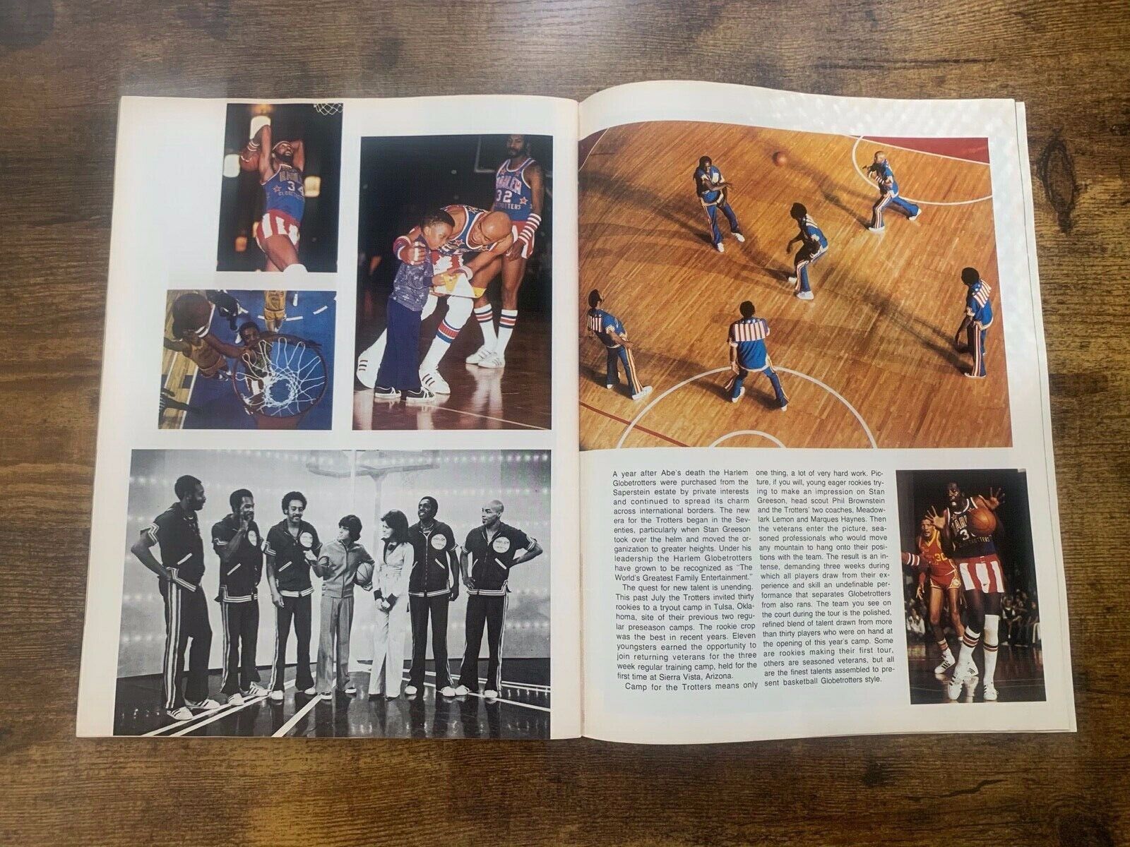 1977 Harlem Globetrotters Official Program Curly Neal Lemon Ex Condition