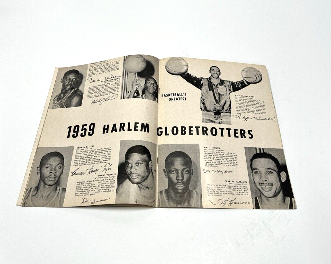 1958 Harlem Globetrotters Official Program 32nd Season W/Insert Wilt Chamberlain