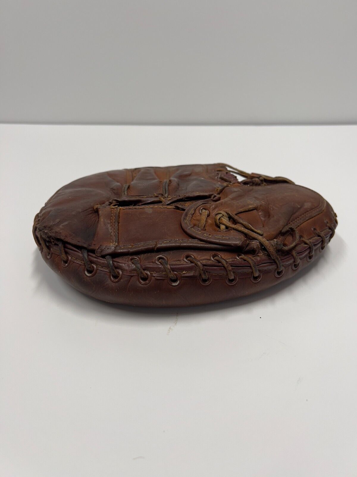 Vintage Wilson catchers mitt A2562 Rube walker Model used