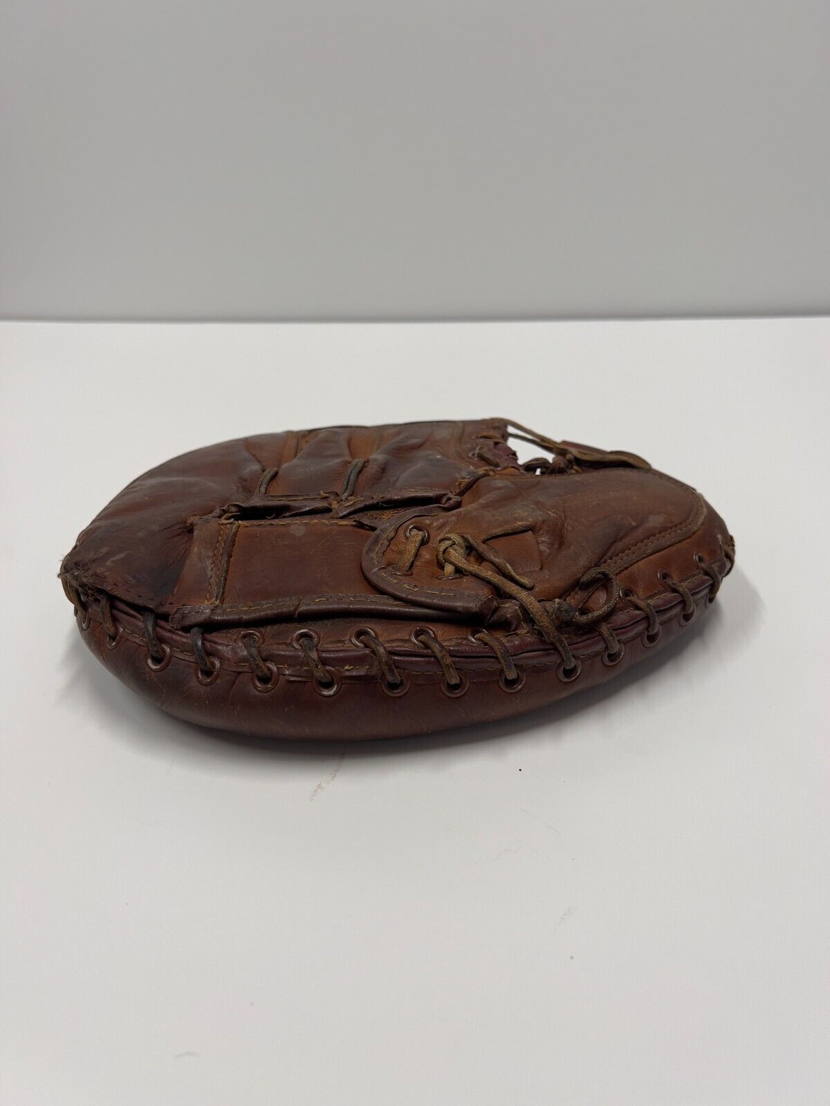 Vintage Wilson catchers mitt A2562 Rube walker Model used