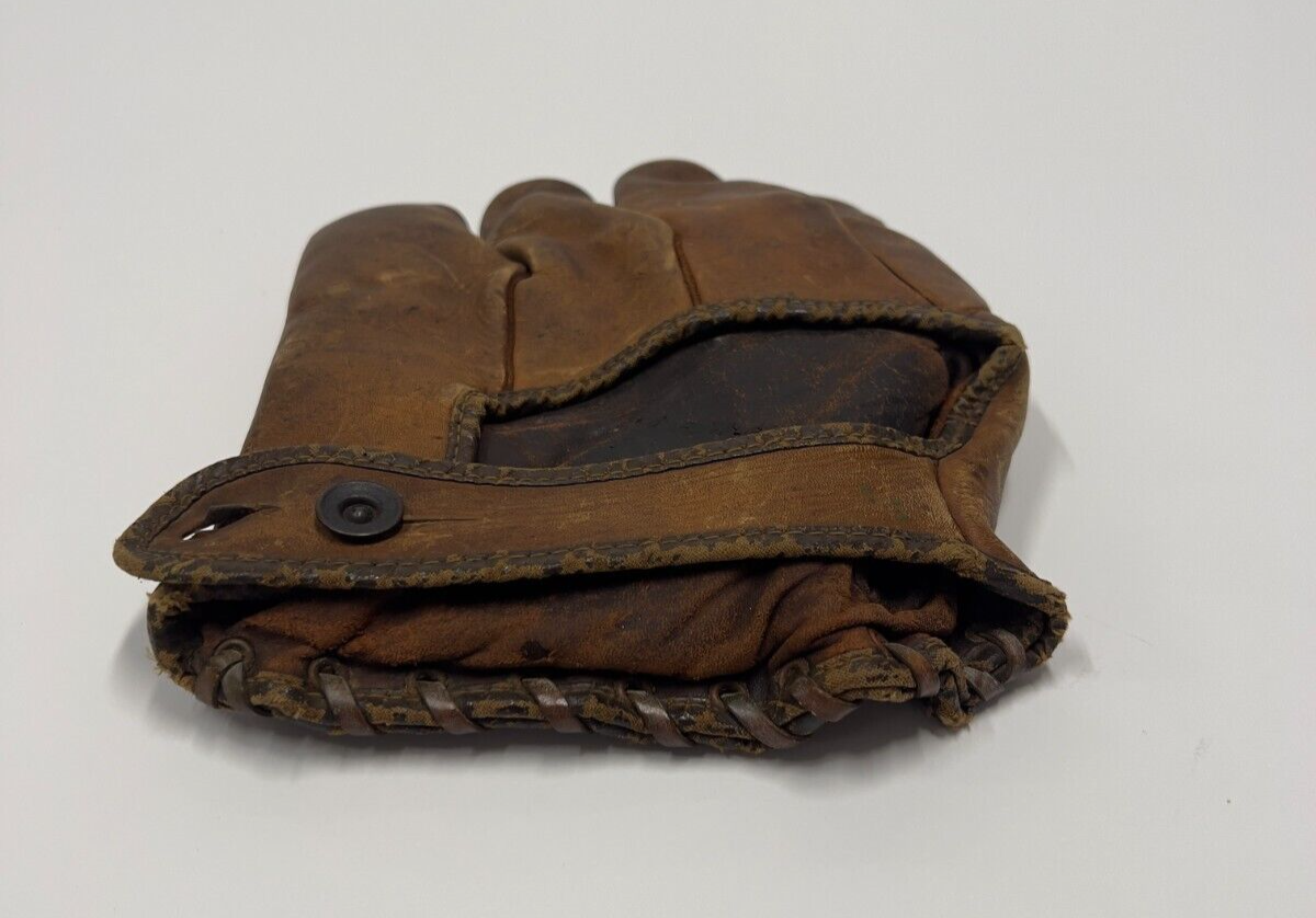 Vintage JC Higgins Baseball Glove 1667 Very Good Condition