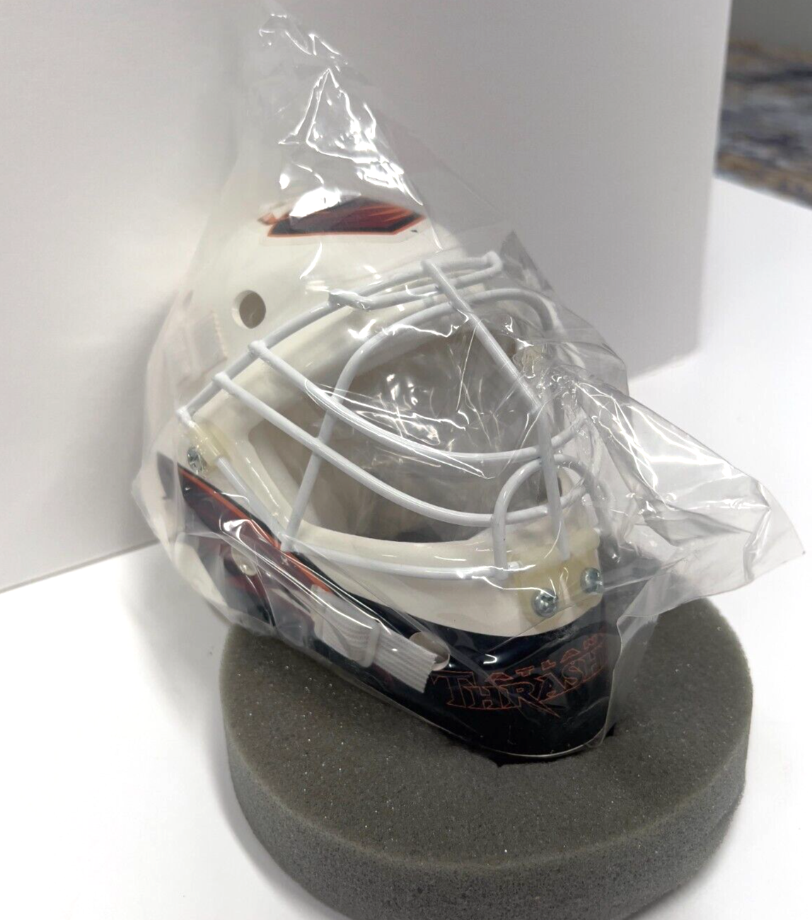 Rare White Atlanta Thrashers Mini Goalie Mask New In Box PC1 Made in Canada