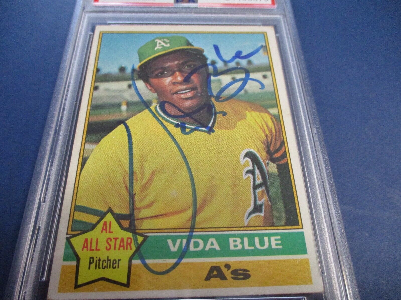 Vida Blue Athletics Autographed Signed 1976 Topps Card #140 PSA Slab Auth.