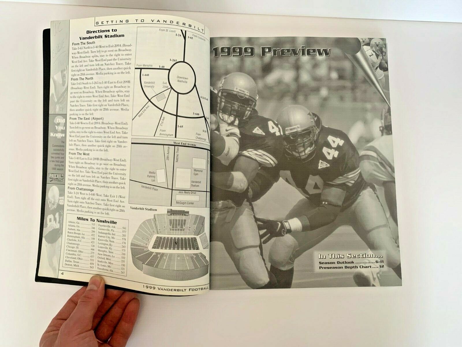 Vanderbilt Commodores NCAA Football 1999 Official Media Guide Turf Wars