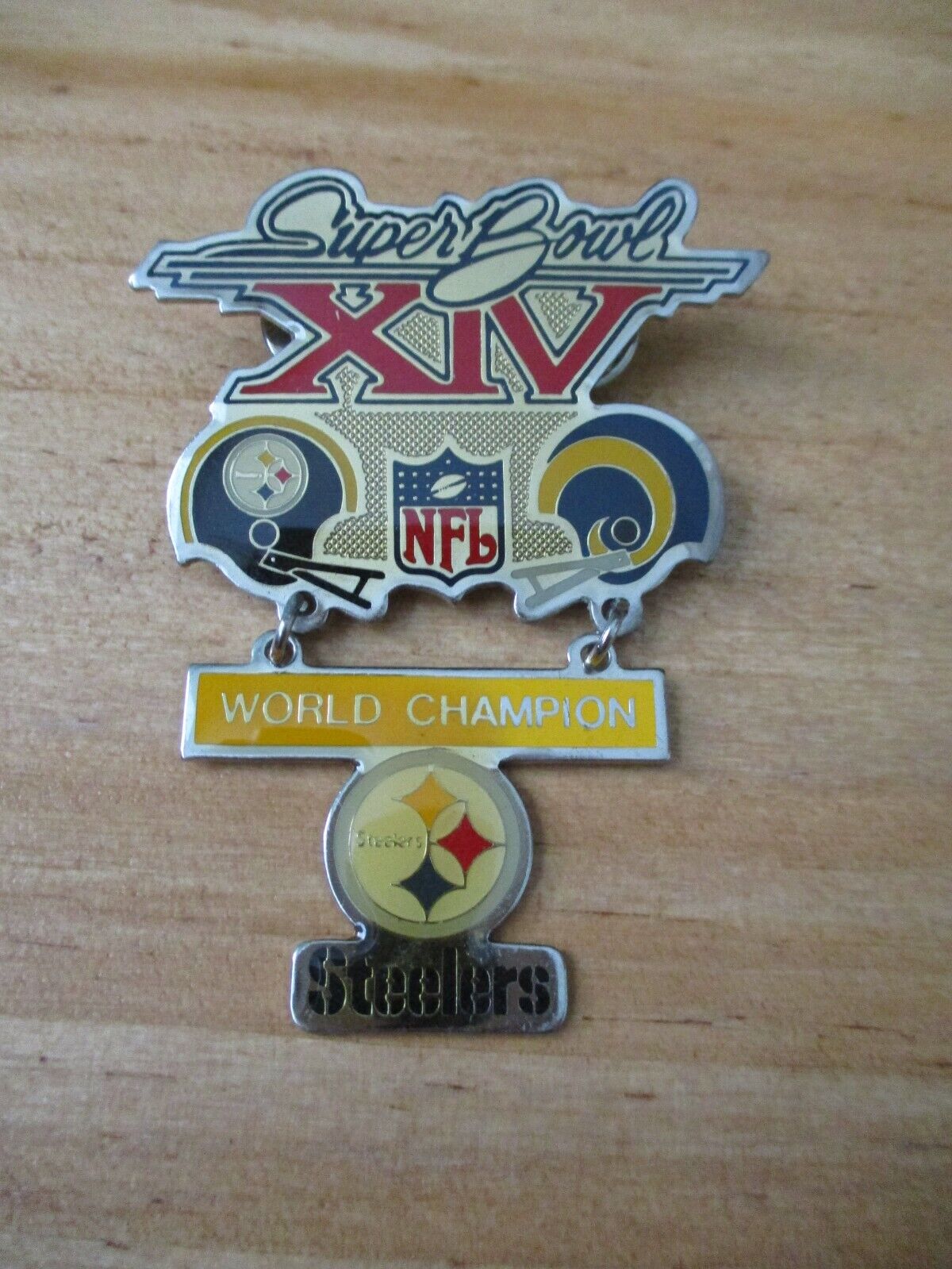 Pittsburgh Steelers Super Bowl 14 XIV Champions Bradshaw CA Two Piece Hanger Pin