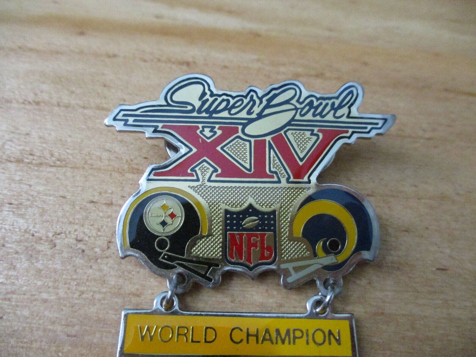 Pittsburgh Steelers Super Bowl 14 XIV Champions Bradshaw CA Two Piece Hanger Pin