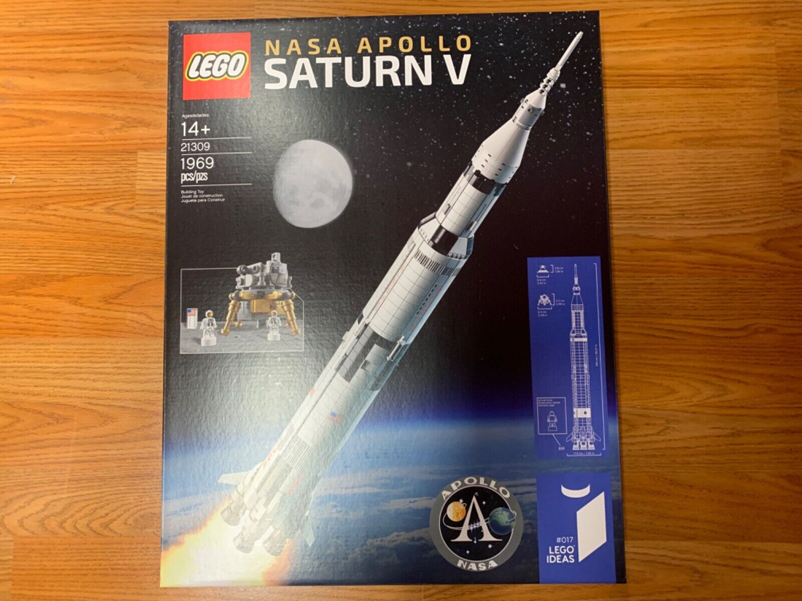 LEGO 21309 NASA Apollo Saturn V RARE