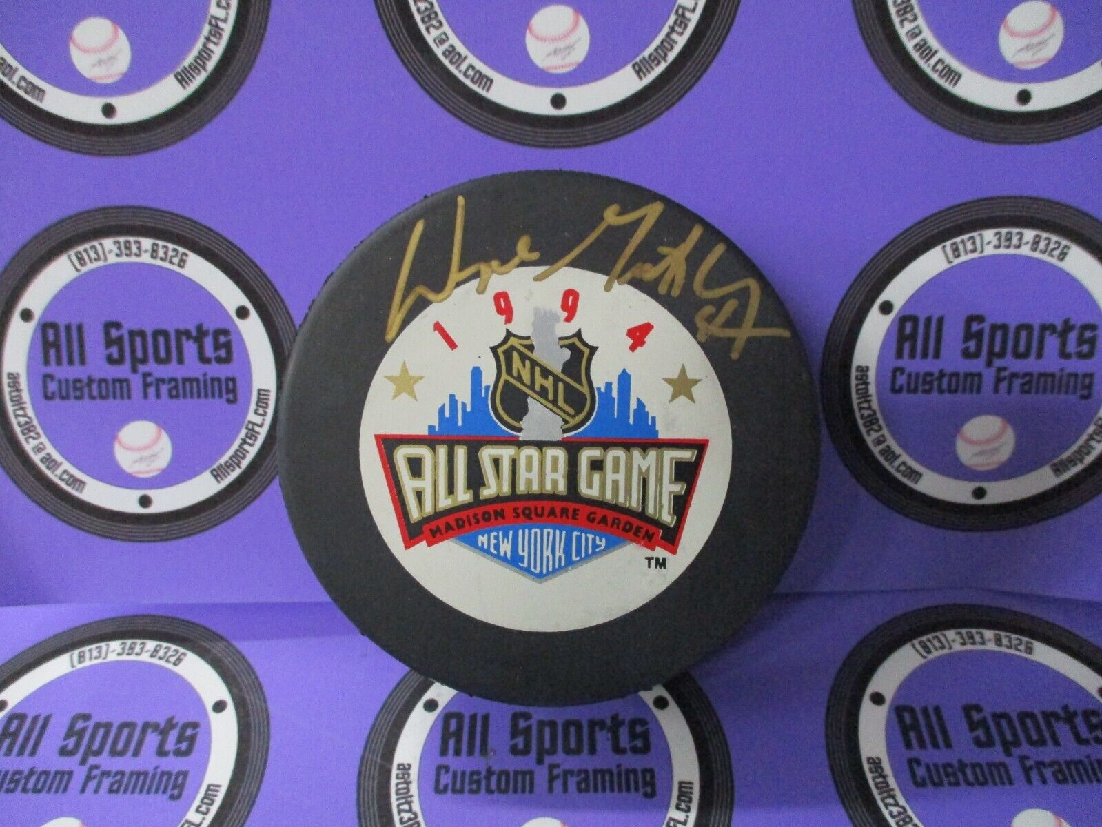 Wayne Gretzky Autographed 1994 NHL All Star Hockey Puck JSA #VV50686 Gold NICE