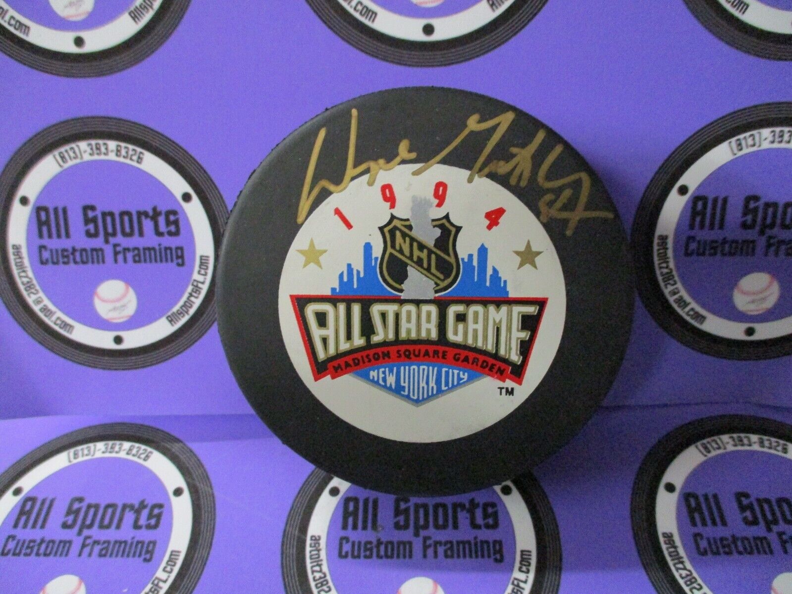 Wayne Gretzky Autographed 1994 NHL All Star Hockey Puck JSA #VV50686 Gold NICE