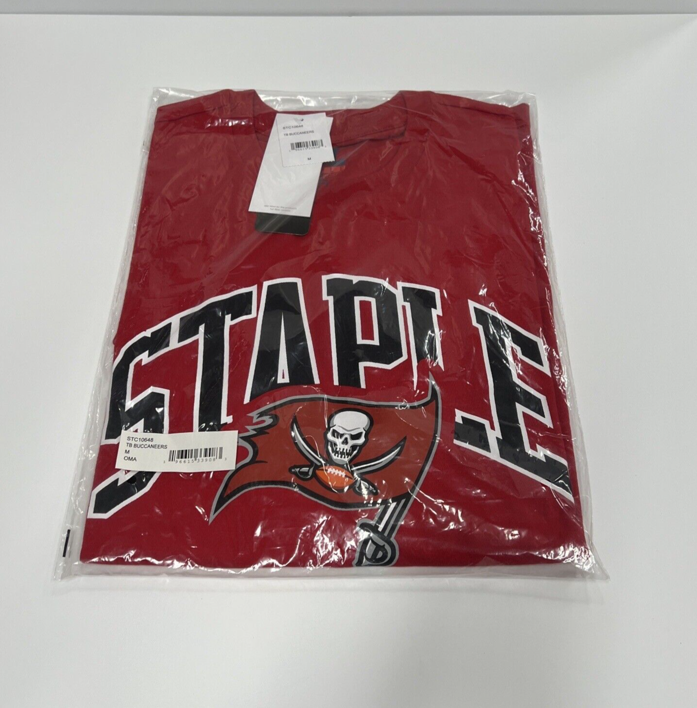 Tampa Bay Buccaneers Red Medium Size T Shirt NFL Staple Apparel Brand New