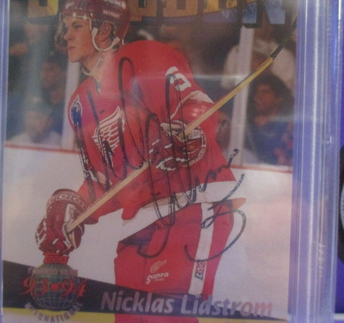 Nicklas Lidstrom Autographed Signed 1994-95 Stadium Club Card PSA Slab #84687724