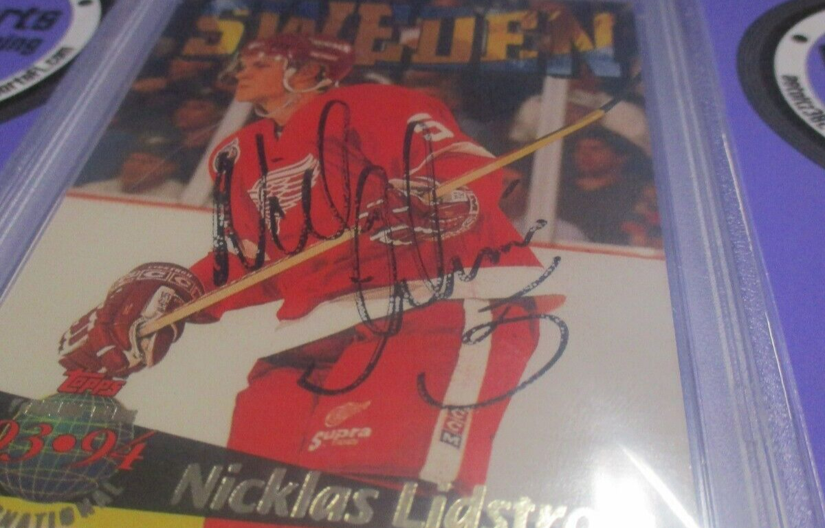 Nicklas Lidstrom Autographed Signed 1994-95 Stadium Club Card PSA Slab #84687724