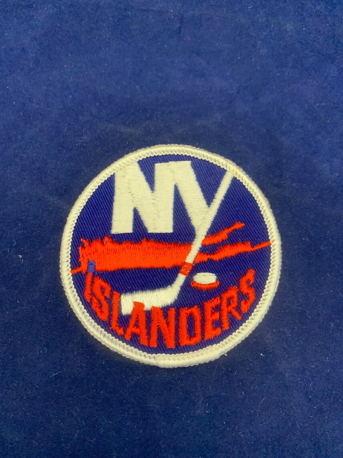 New York Islanders NHL Hockey Patch Size 3 x 3 inches old logo