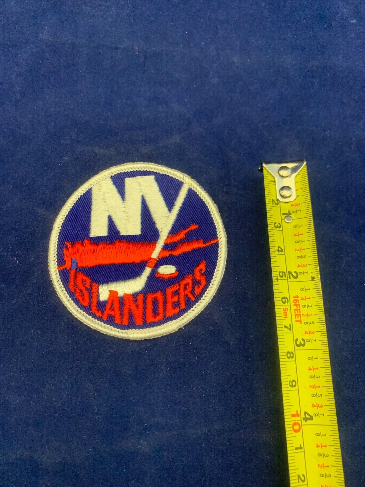 New York Islanders NHL Hockey Patch Size 3 x 3 inches old logo