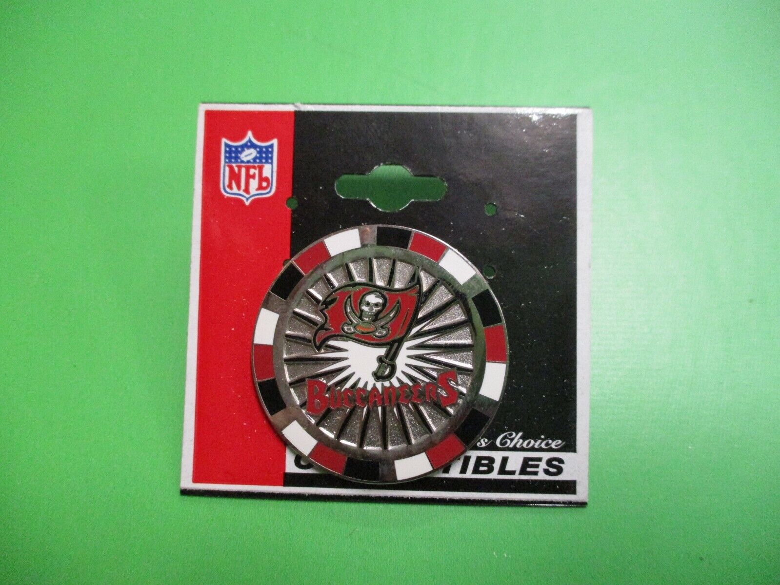 Tampa Bay Buccaneers Poker Chip Style Label Pin Bucs