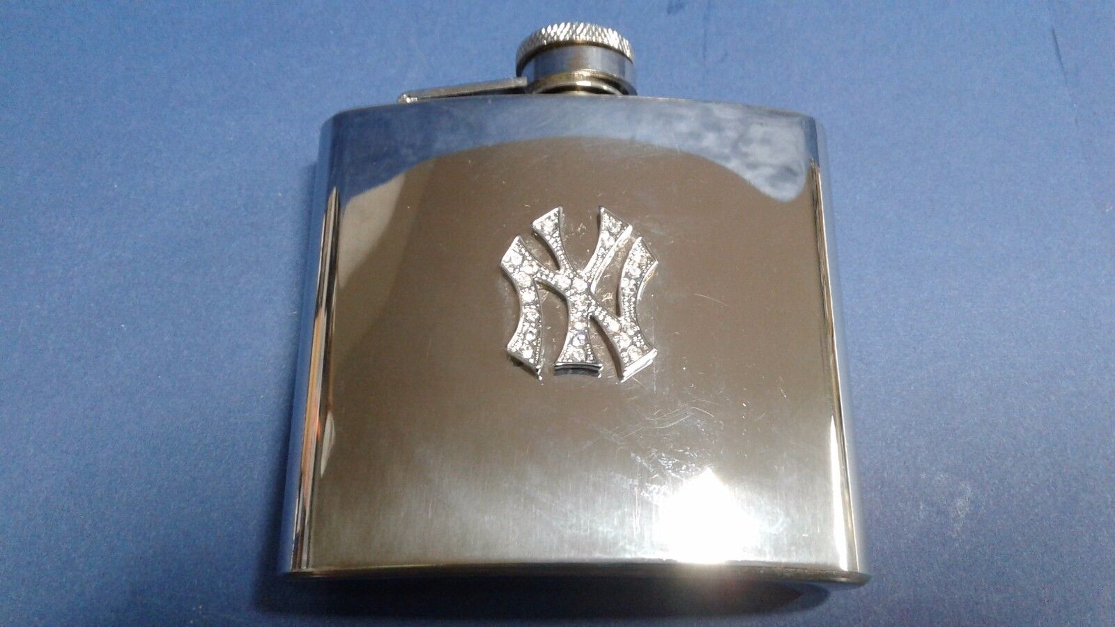 New York Yankees 5 oz. Stainless Steel Bling Flask