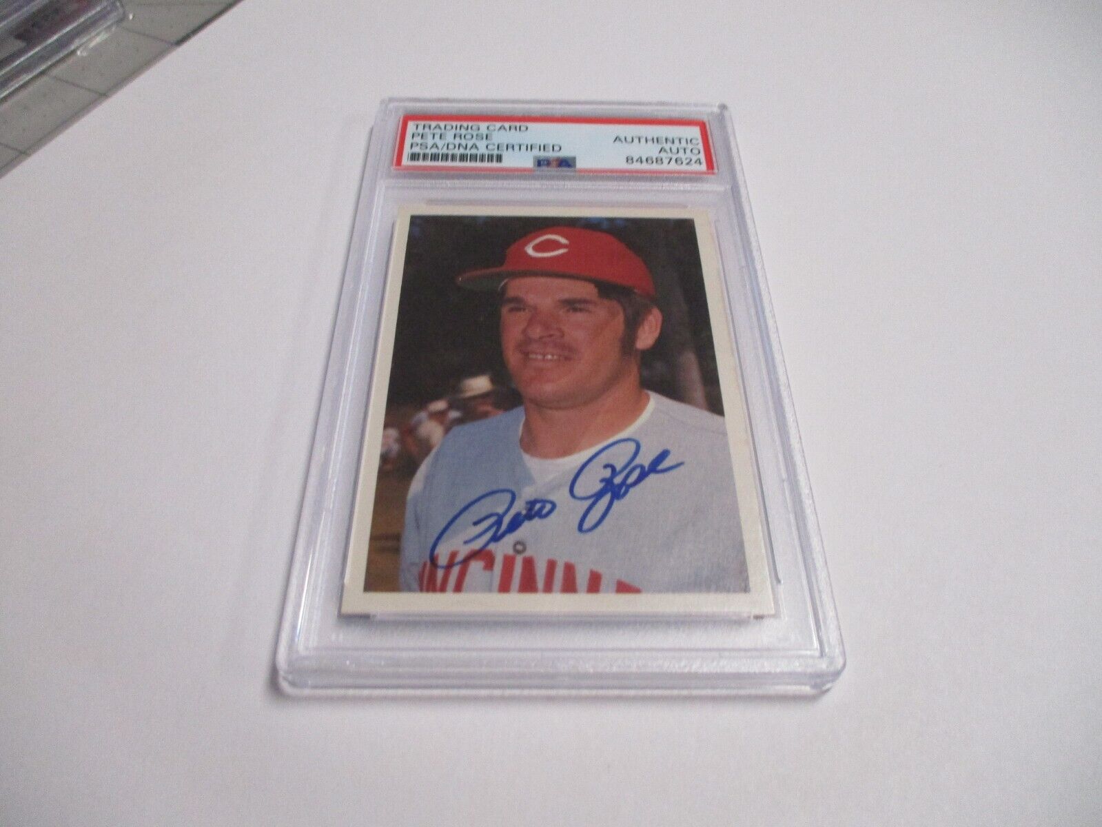 Pete Rose Cincinnati Reds Autographed 1986 Puzzle Back Baseball Card PSA Slab