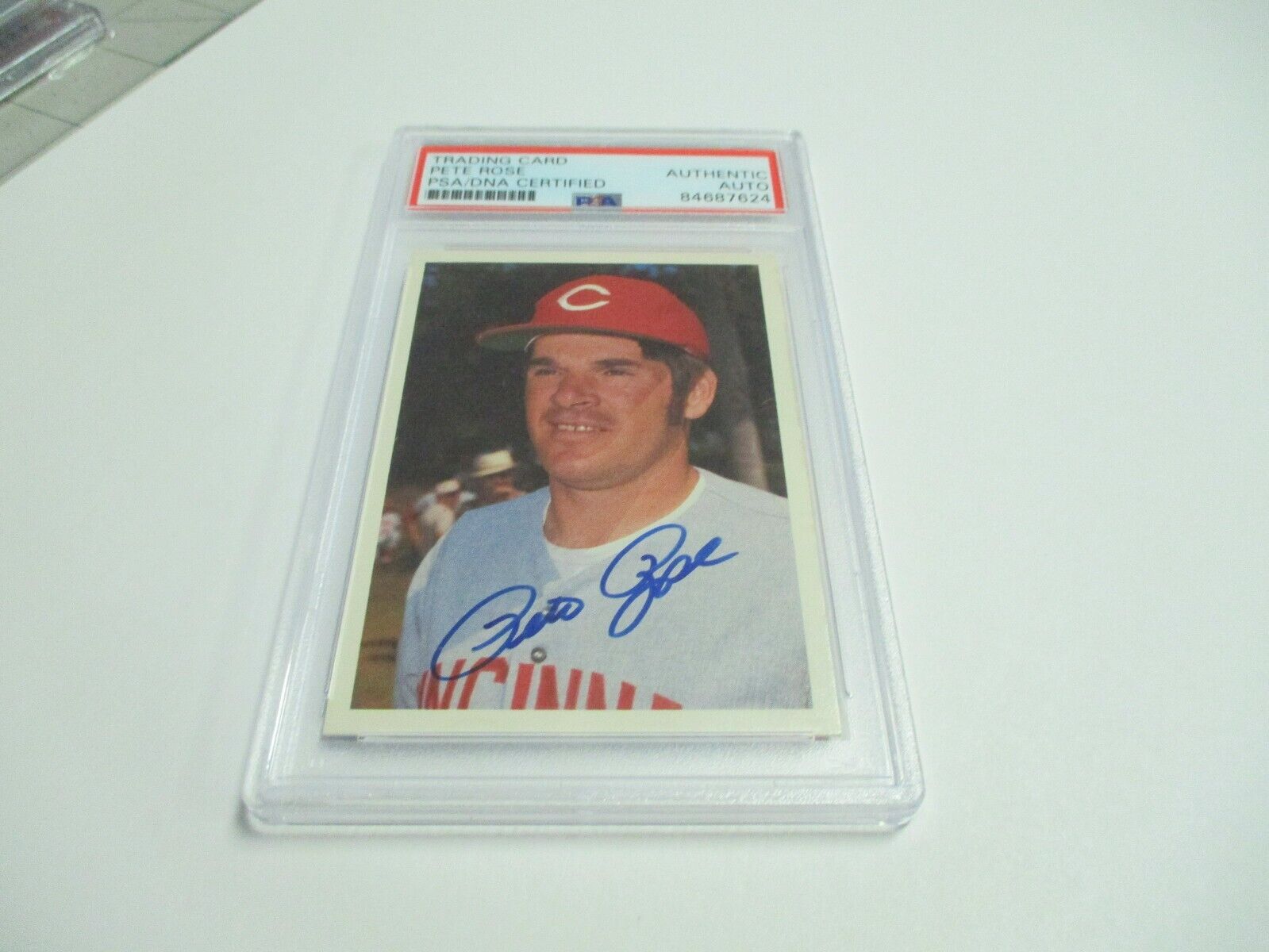 Pete Rose Cincinnati Reds Autographed 1986 Puzzle Back Baseball Card PSA Slab