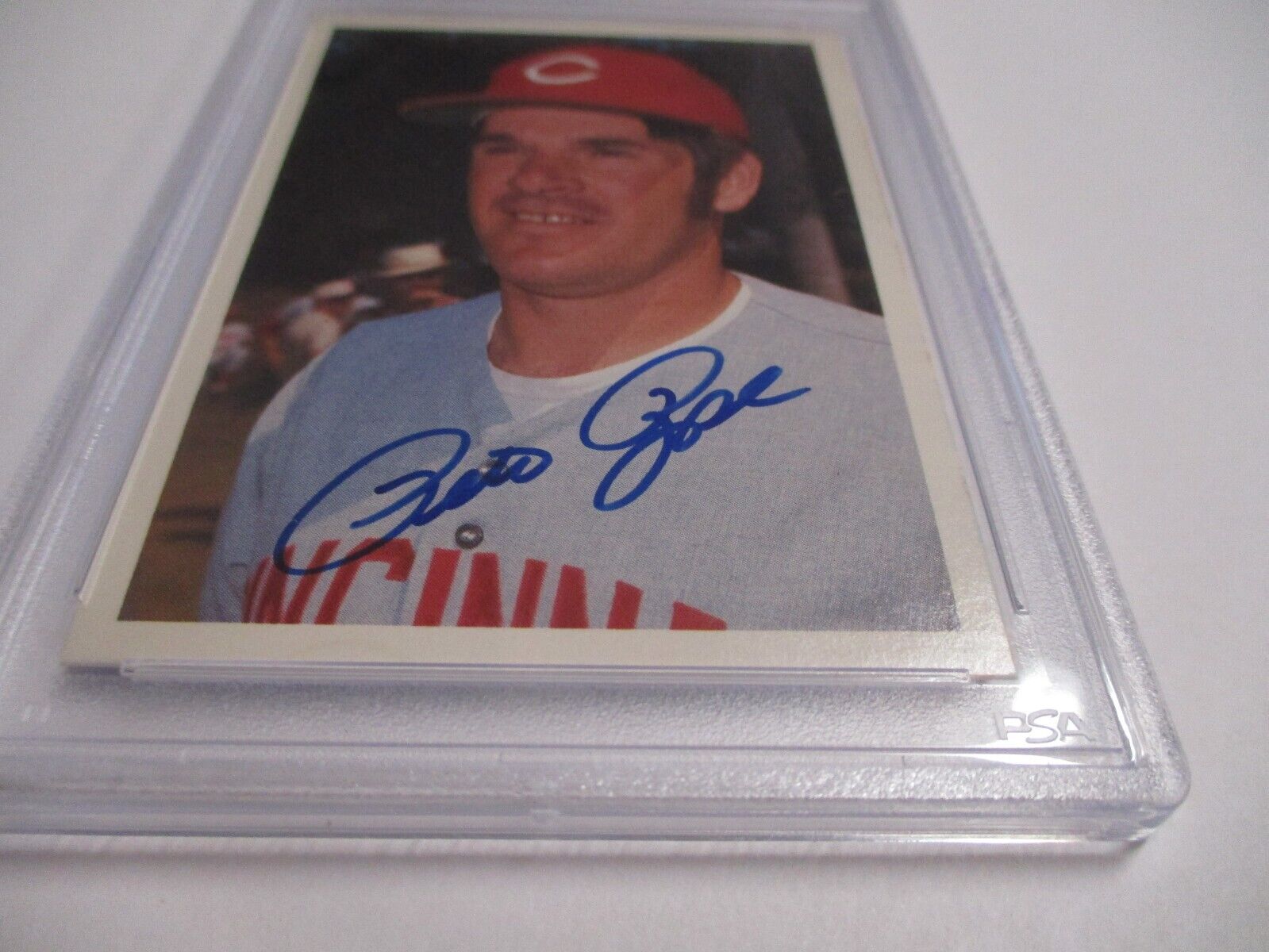 Pete Rose Cincinnati Reds Autographed 1986 Puzzle Back Baseball Card PSA Slab