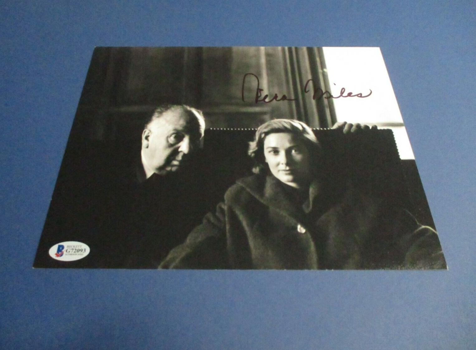 Vera Miles "Pyscho" Autographed Signed 8x10 Photo Beckett #G72093