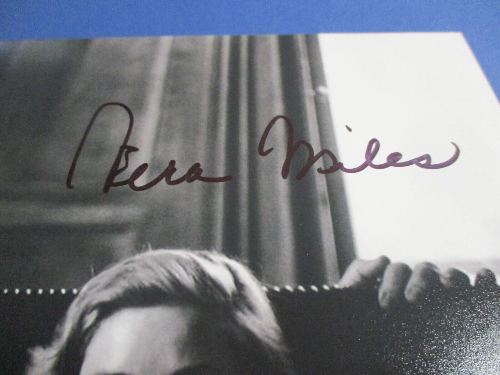 Vera Miles "Pyscho" Autographed Signed 8x10 Photo Beckett #G72093