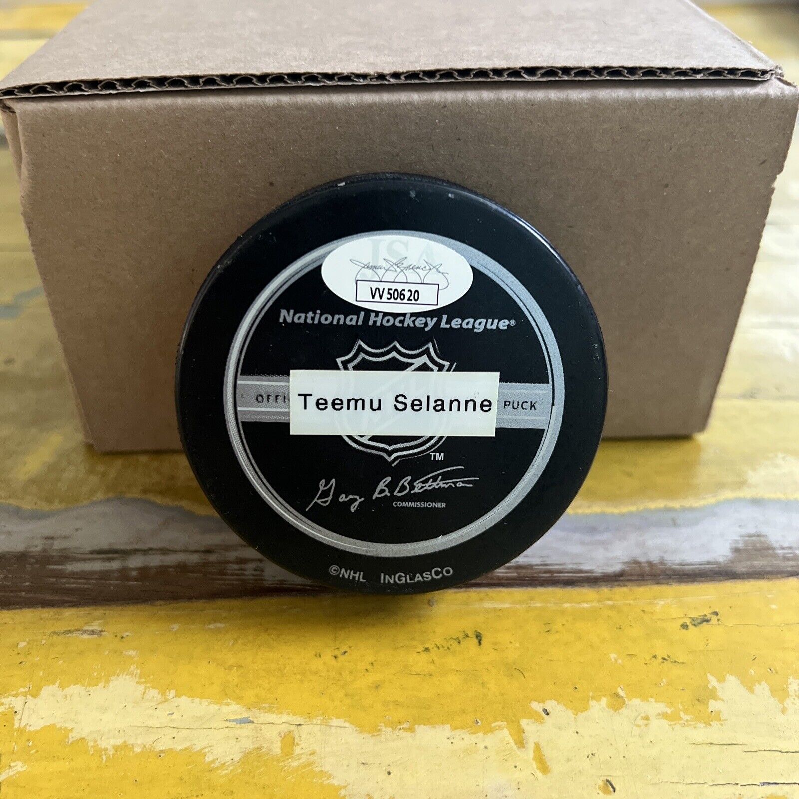 NHL Teemu Selanne Autographed Signed Ducks Official Game Hockey Puck JSA COA