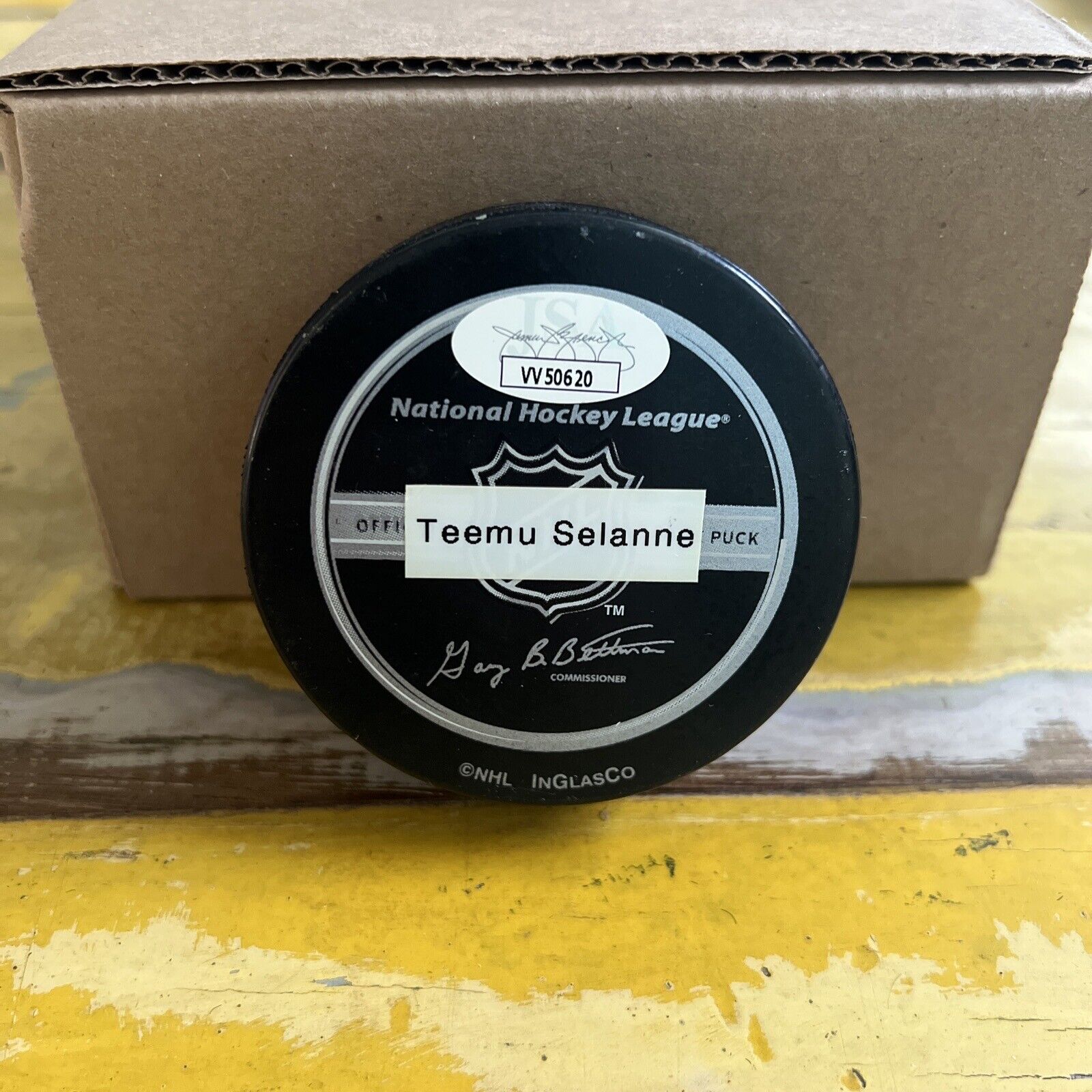 NHL Teemu Selanne Autographed Signed Ducks Official Game Hockey Puck JSA COA