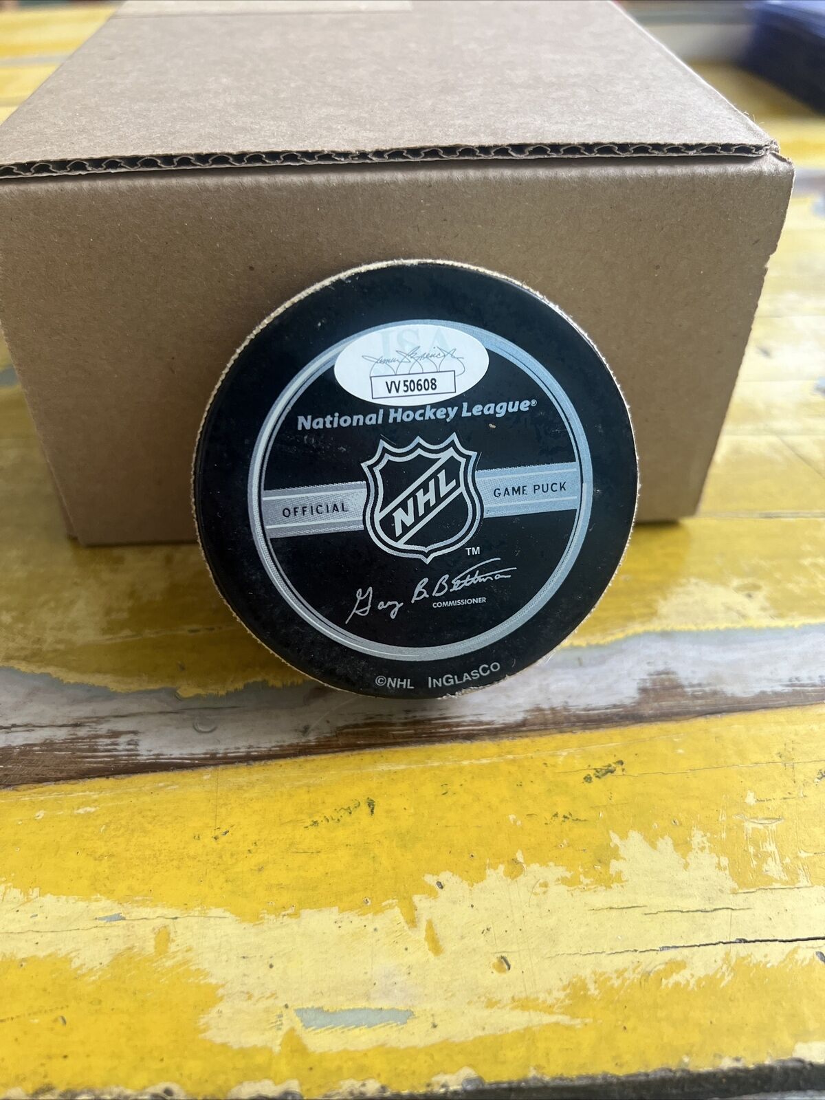 NHL Markus Naslund Autographed Signed Rangers Official Game Puck JSA COA