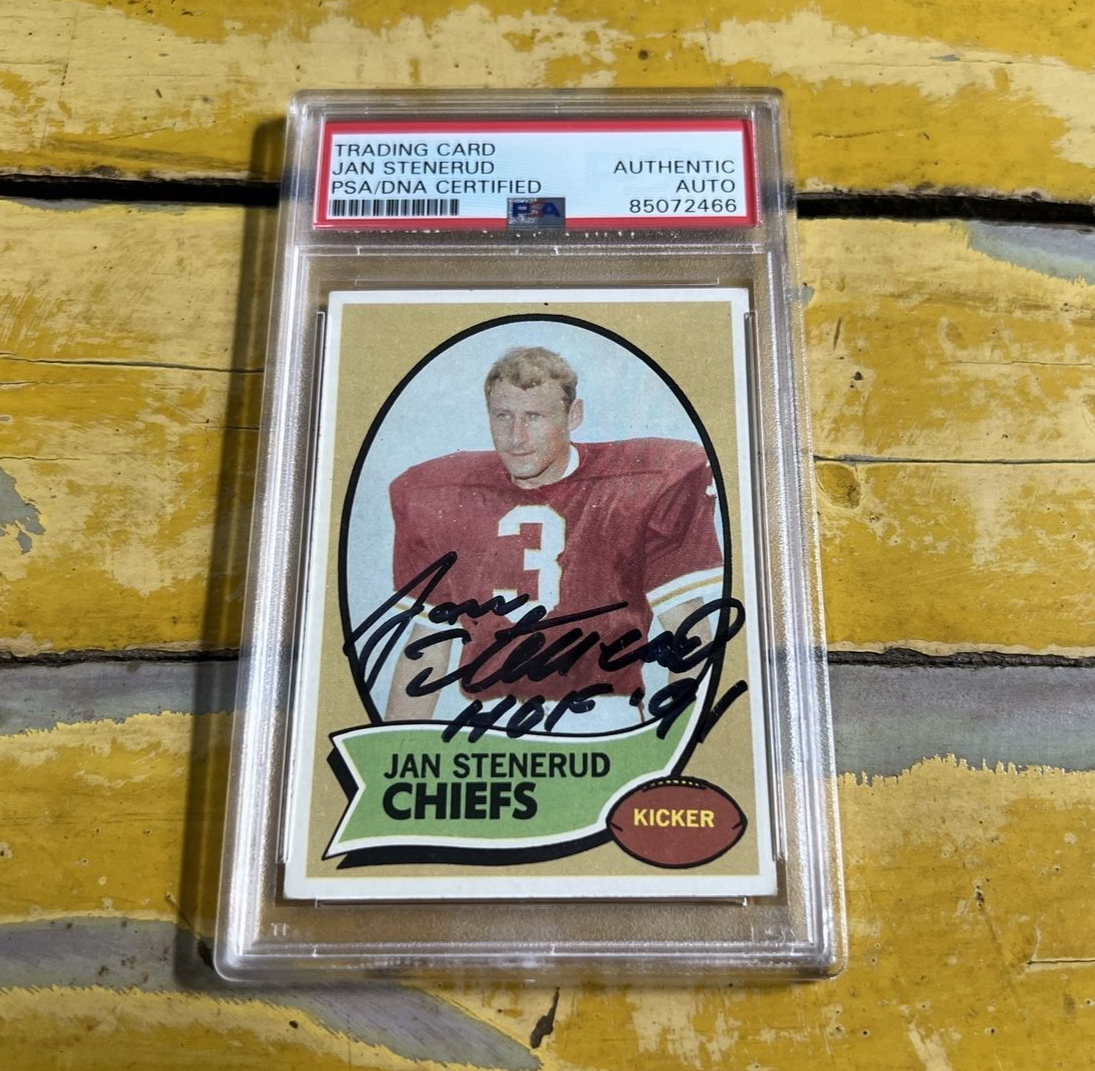 NFL Jan Stenerud Autographed Signed 1970 Topps Rookie Card #25 Script PSA Slab