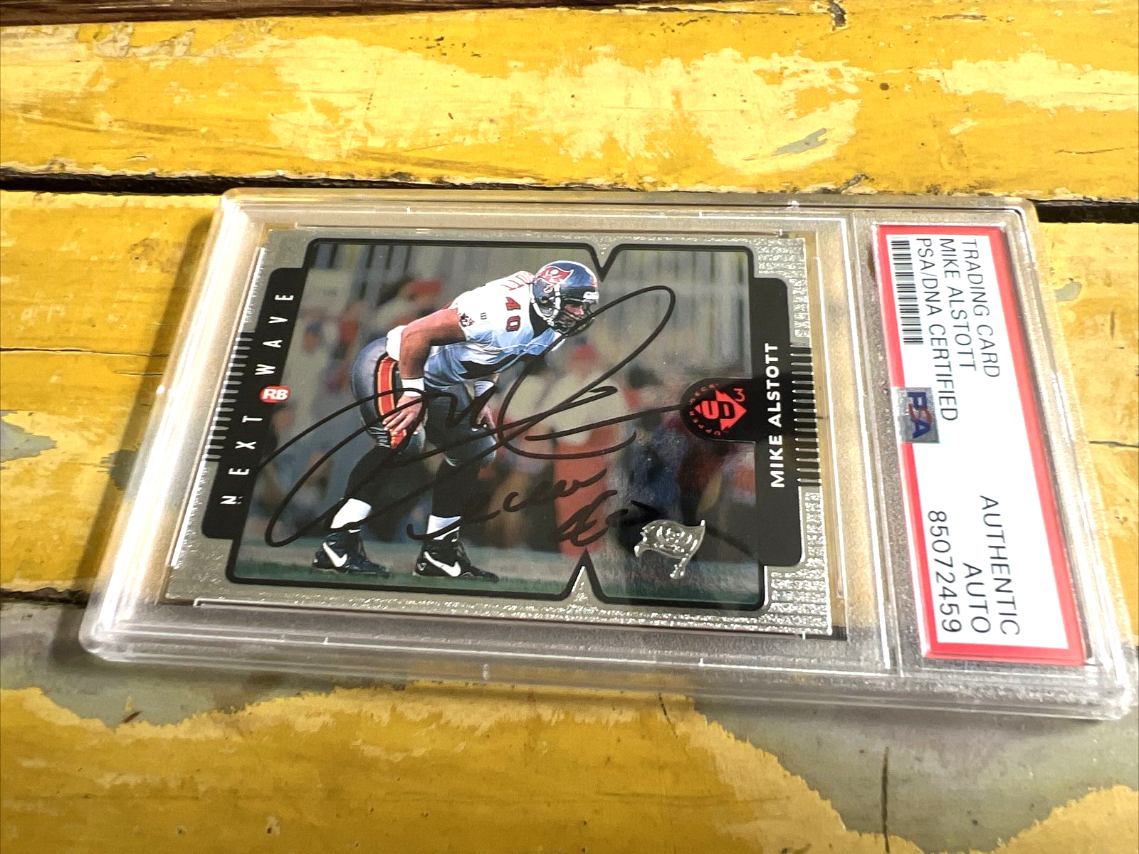 NFL Mike Alstott Autographed Signed 1998 Upper Deck Full Sign. Card PSA Slab