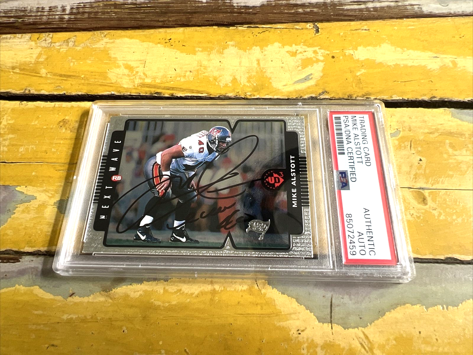 NFL Mike Alstott Autographed Signed 1998 Upper Deck Full Sign. Card PSA Slab