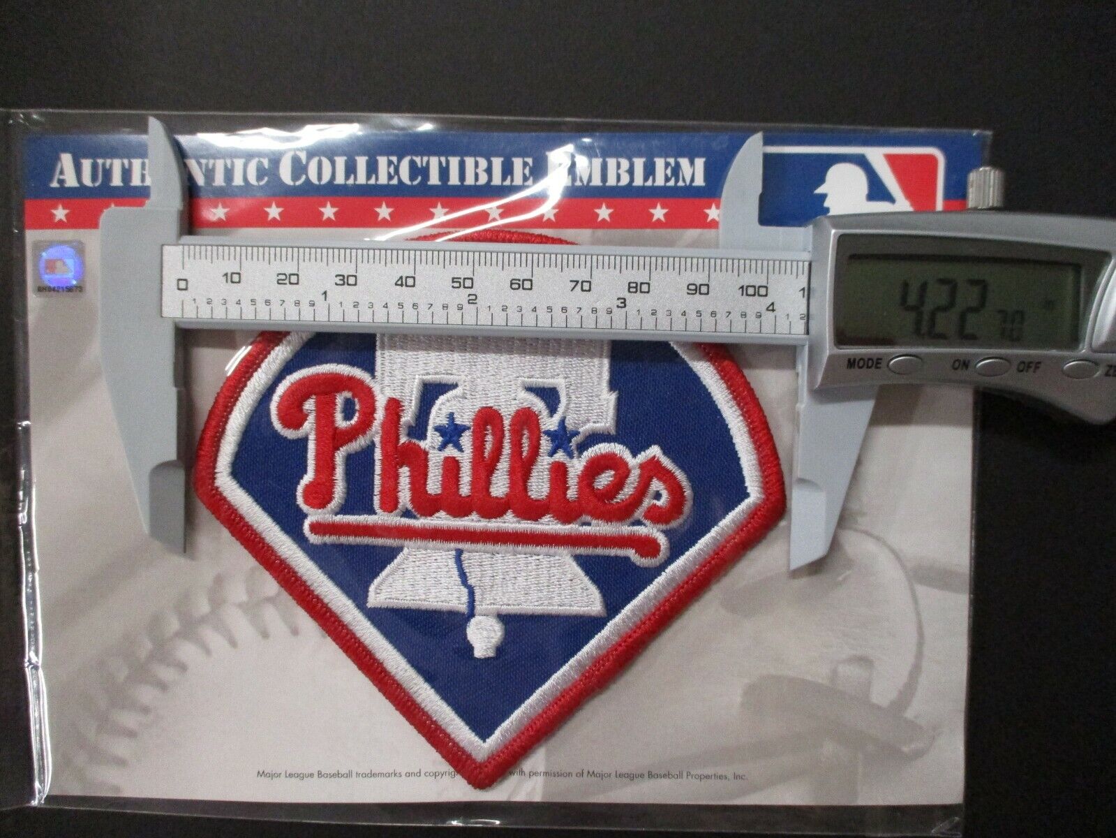 Philadelphia Phillies Authentic Collectible Emblem Patch Size 4 x 4.25 inches