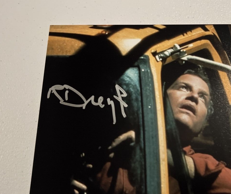 Richard Dreyfuss "Roy" Autographed Signed close 8x10 Photo JSA COA #AN97090