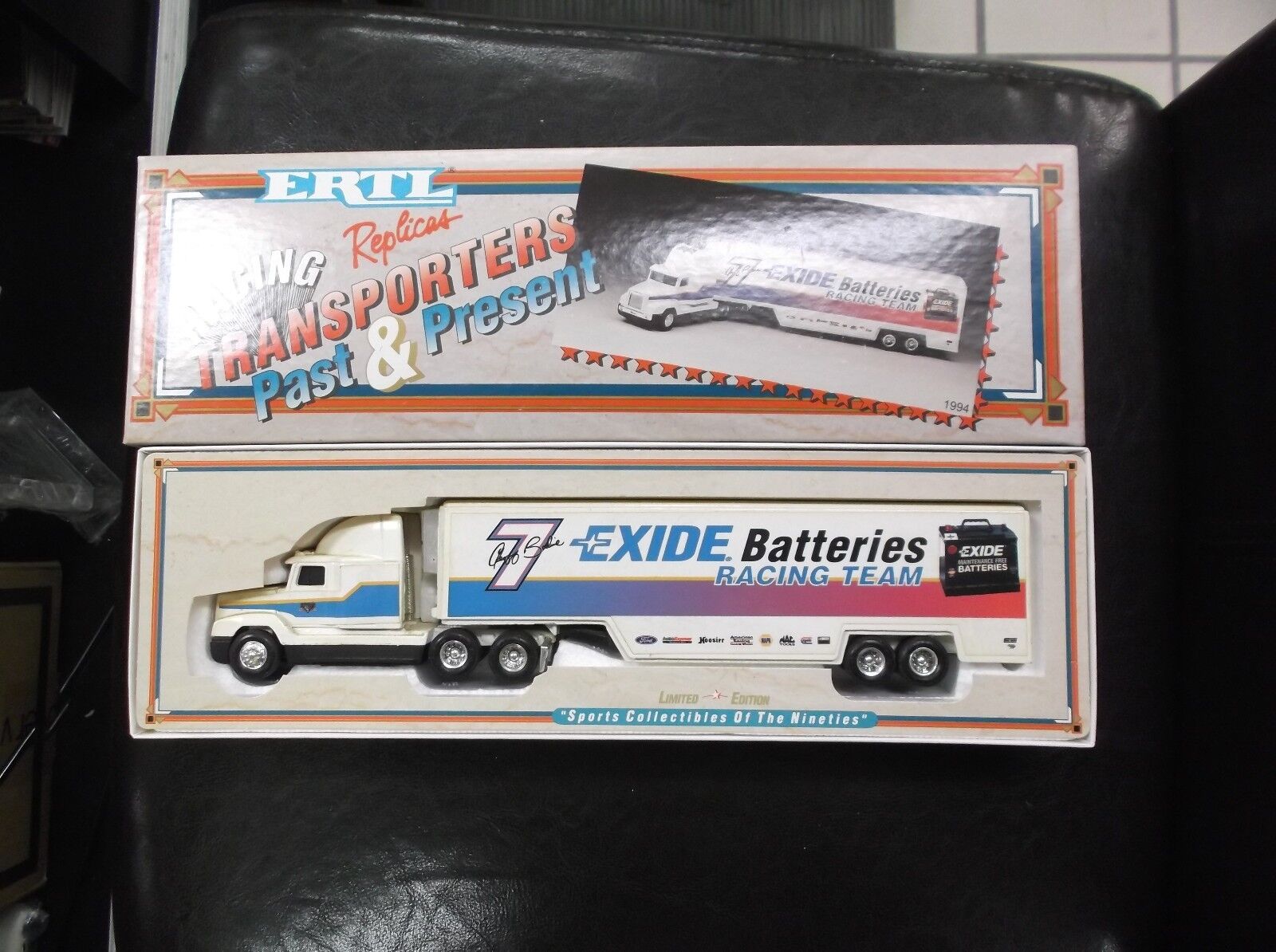 Geoff Bodine EXIDE ERTL 1994 NASCAR Transporter 1/64 White Rose