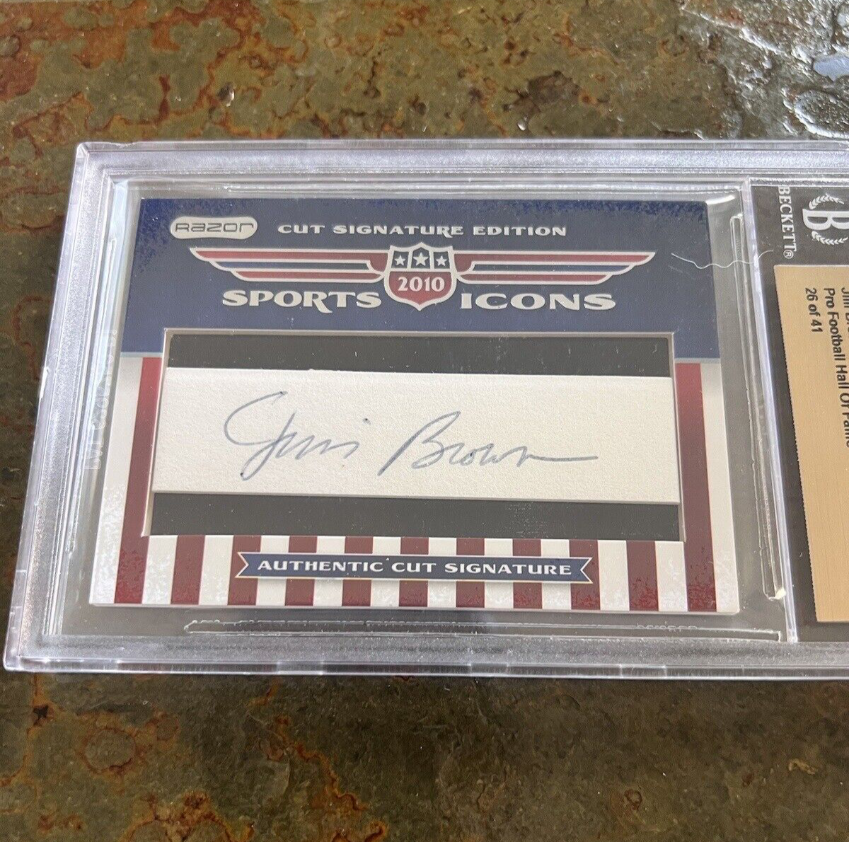 NFL Jim Brown 2010 Razor Sports Icons Cut Signature Card #26/41 Beckett Slab