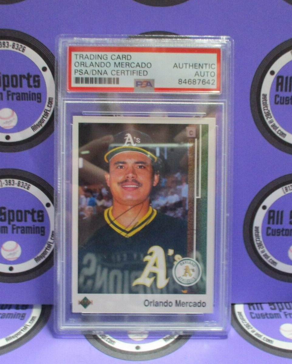 Orlando Mercado A's Autographed 1989 Upper Deck Baseball Card #624 PSA Slab