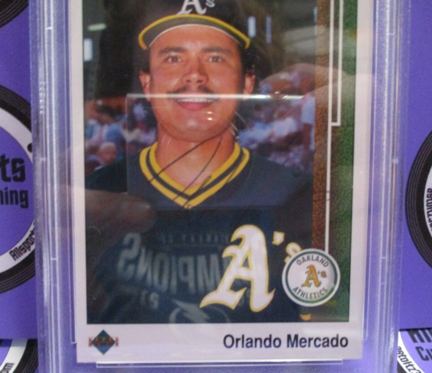 Orlando Mercado A's Autographed 1989 Upper Deck Baseball Card #624 PSA Slab