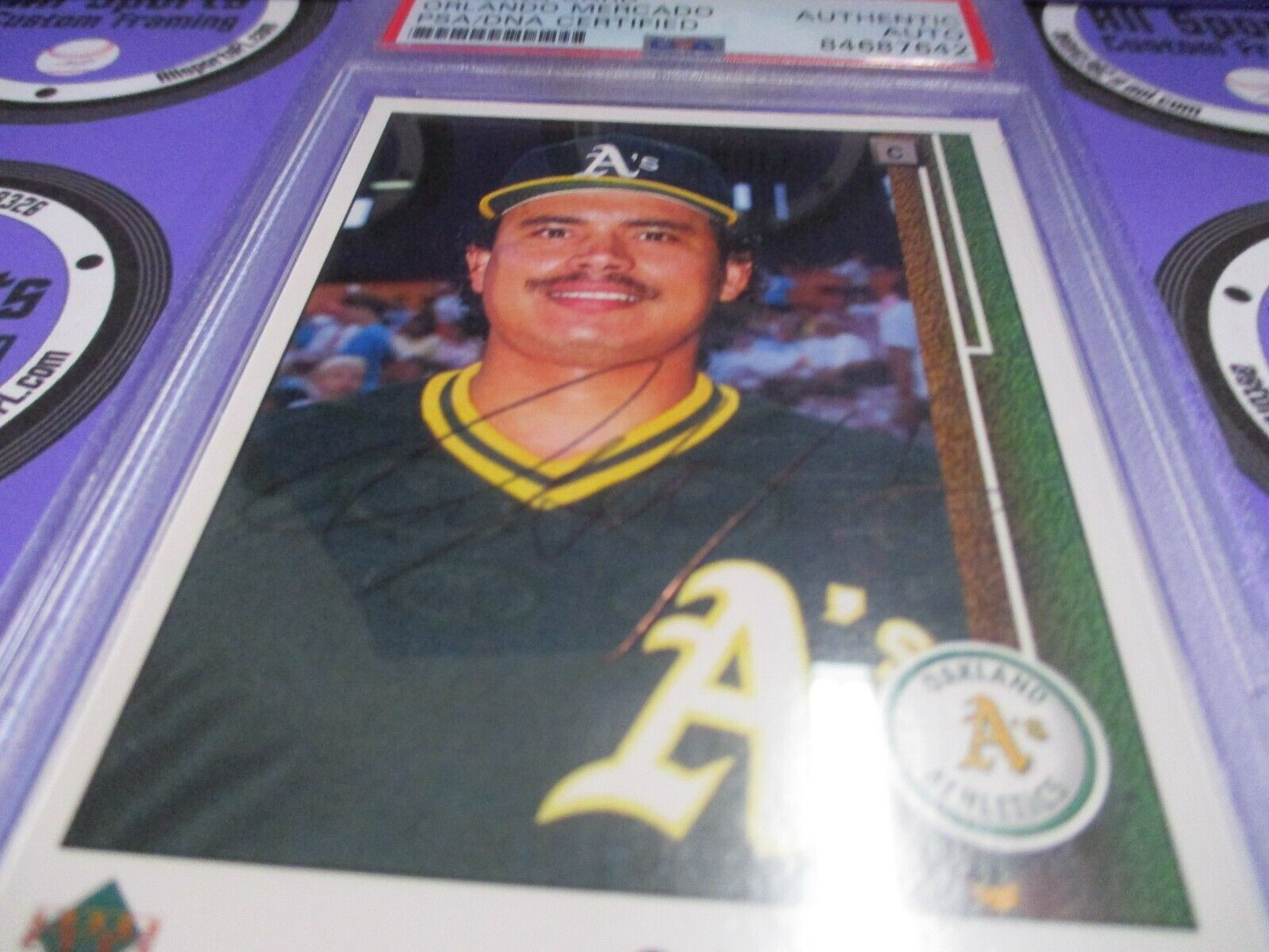 Orlando Mercado A's Autographed 1989 Upper Deck Baseball Card #624 PSA Slab