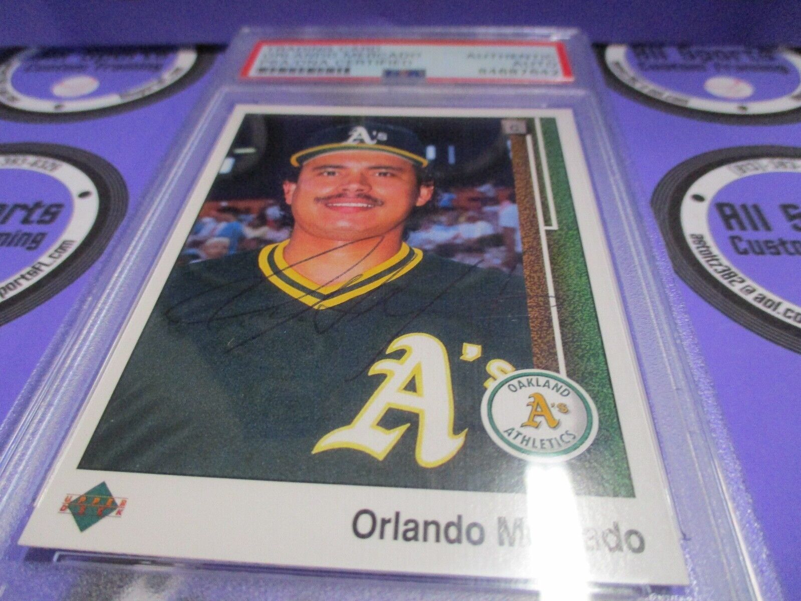 Orlando Mercado A's Autographed 1989 Upper Deck Baseball Card #624 PSA Slab