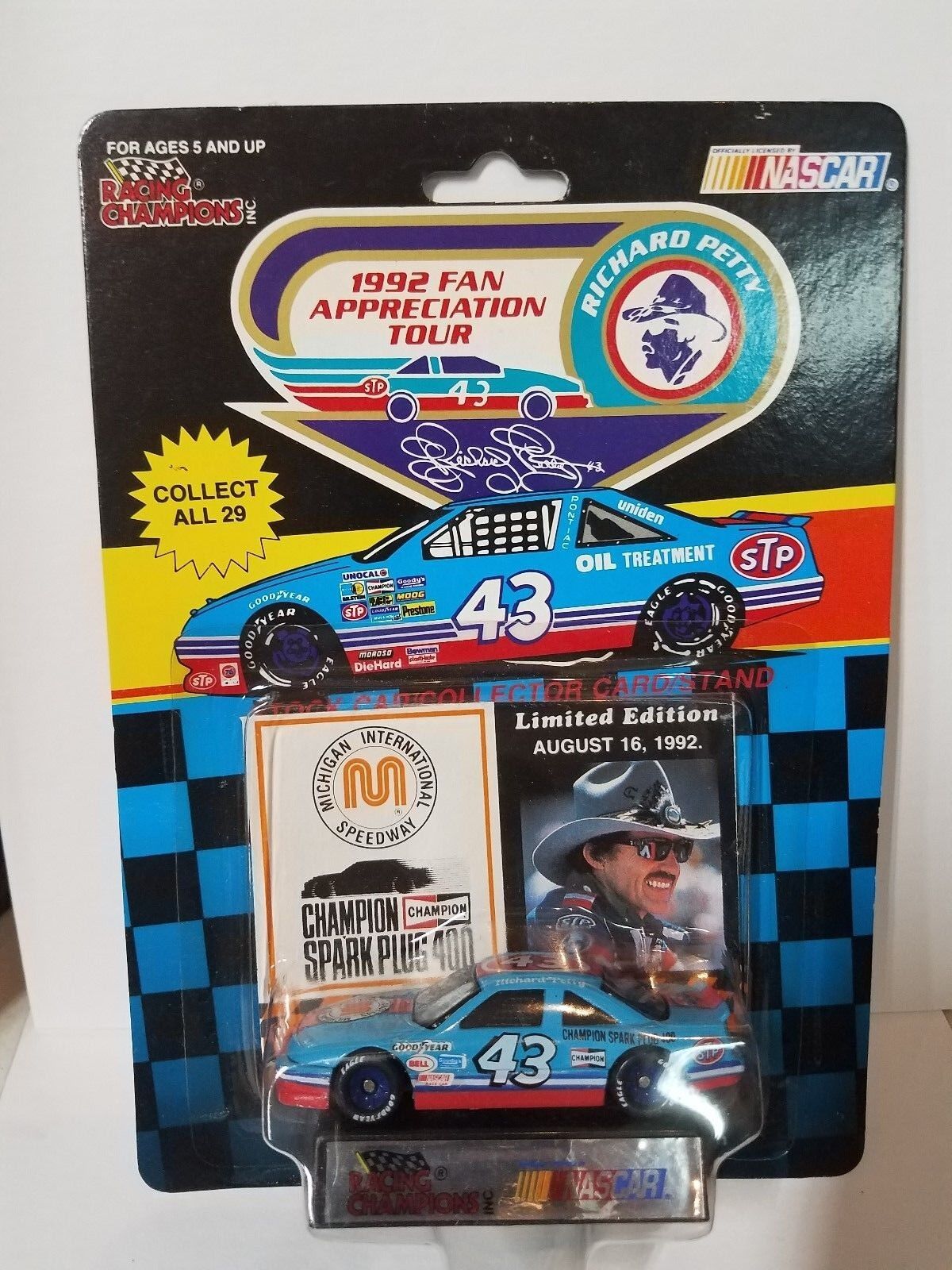 Richard Petty #43 1992 Fan Tour Die Cast CAR Spark Plug 400-Michigan NEW