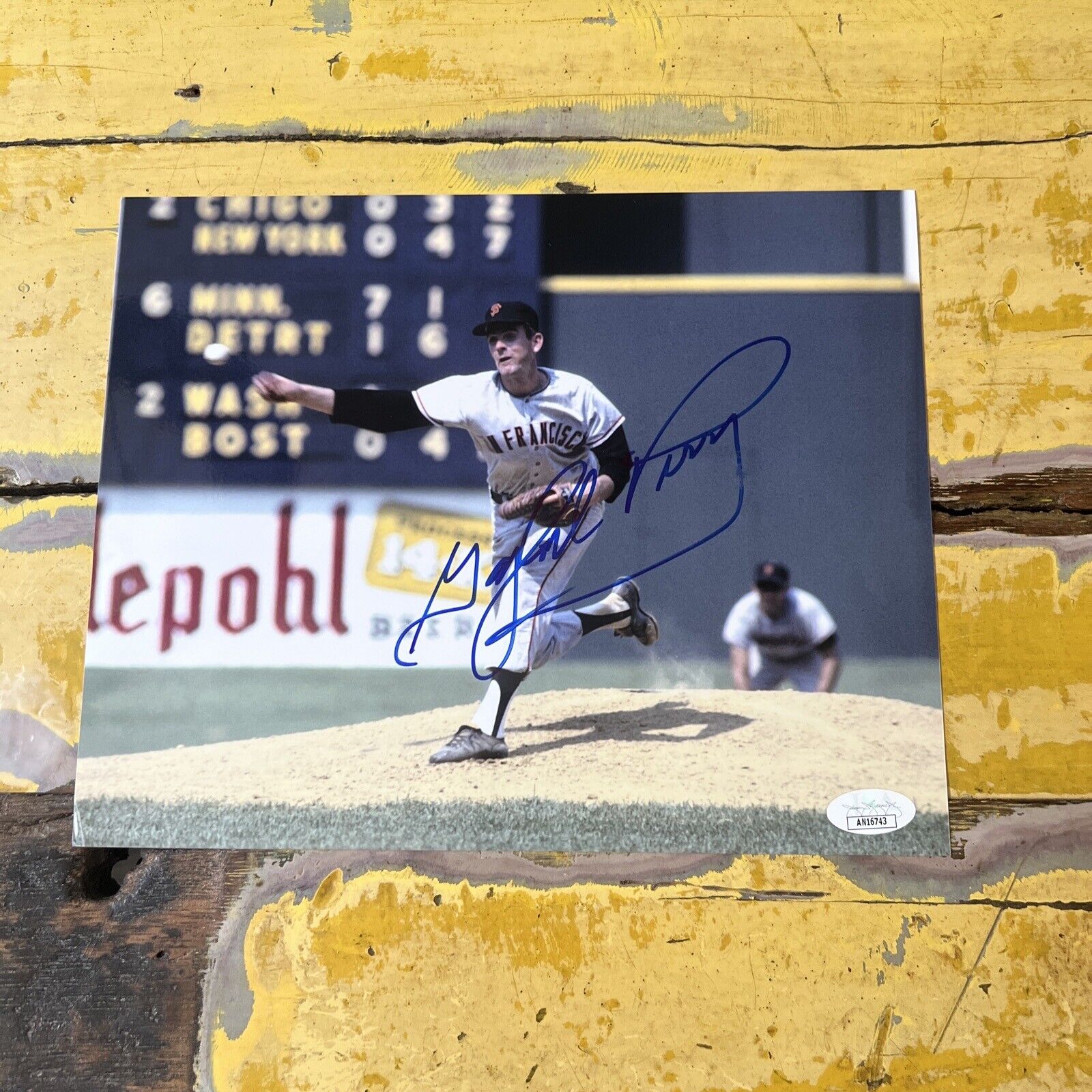 MLB Gaylord Perry San Francisco Giants Autographed Signed 8x10 Photo JSA COA