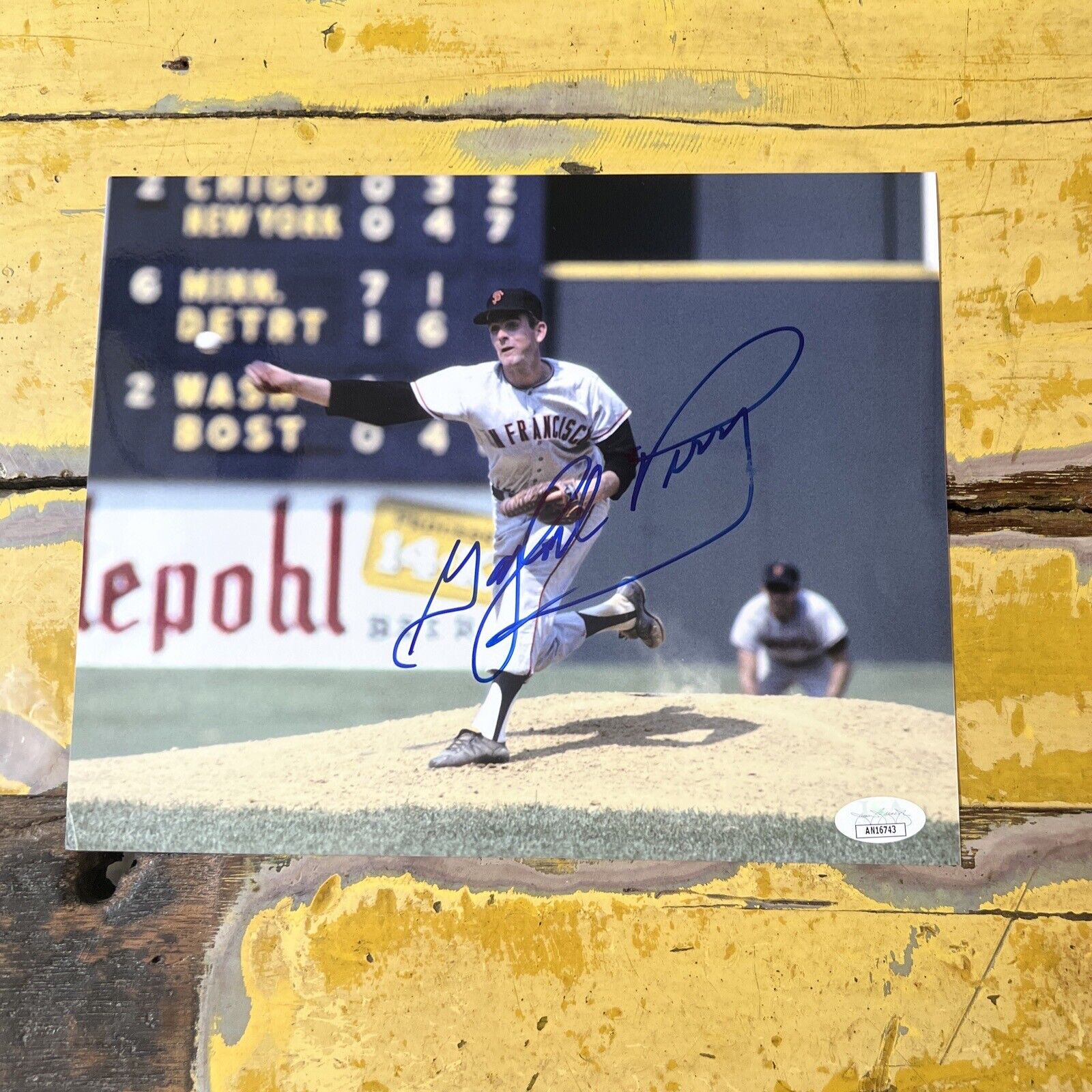 MLB Gaylord Perry San Francisco Giants Autographed Signed 8x10 Photo JSA COA