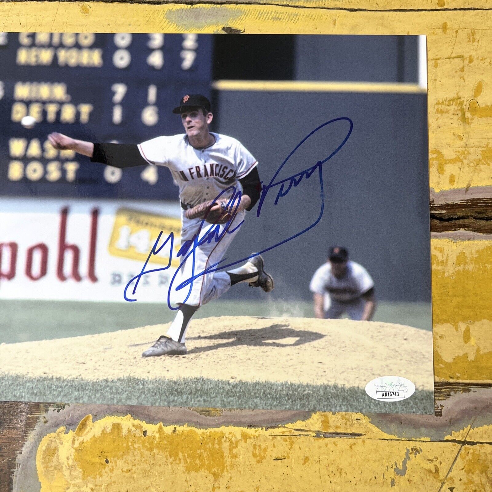 MLB Gaylord Perry San Francisco Giants Autographed Signed 8x10 Photo JSA COA