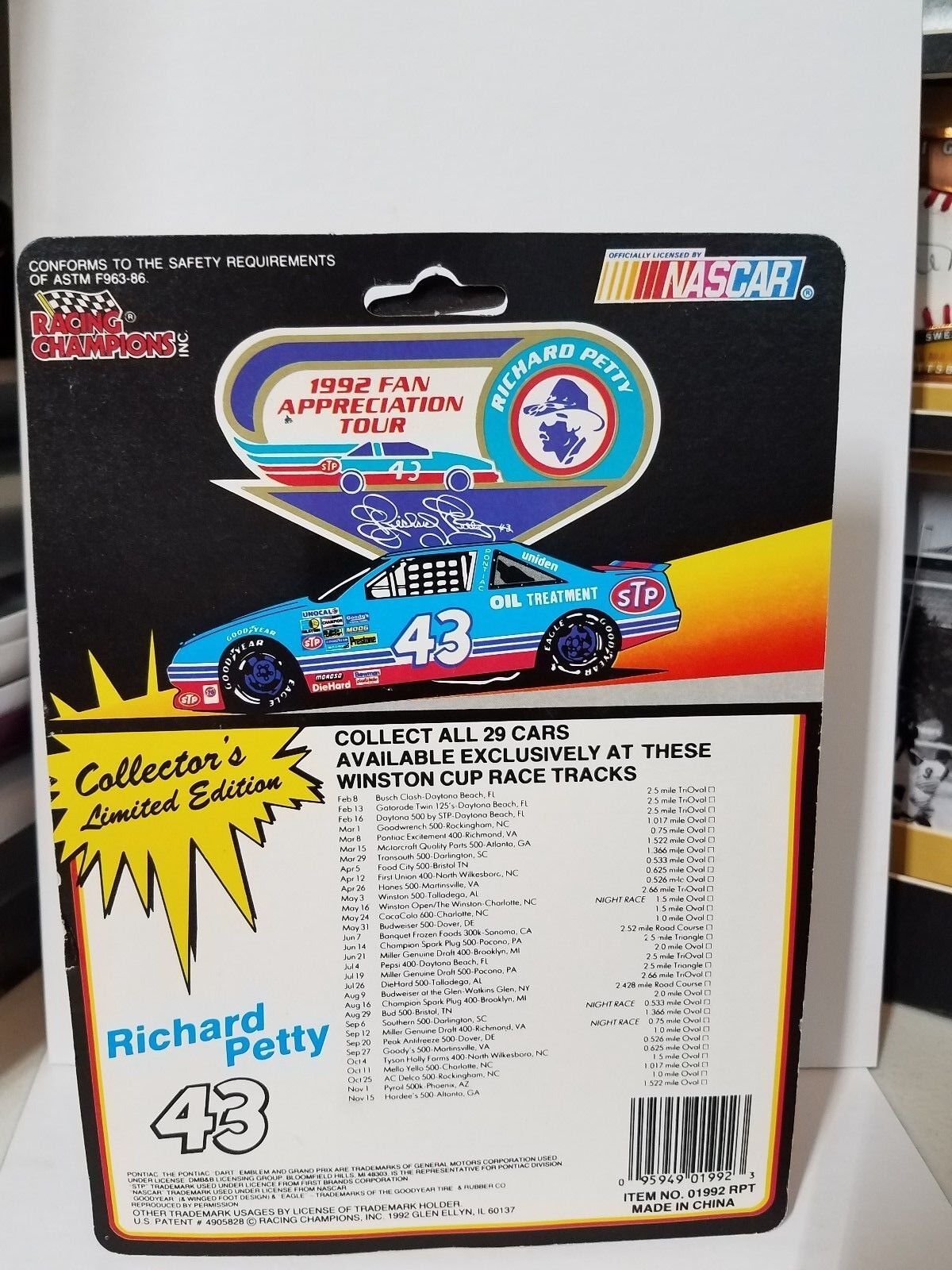 Richard Petty #43 1992 Fan Tour Die Cast CAR Darlington Track NEW