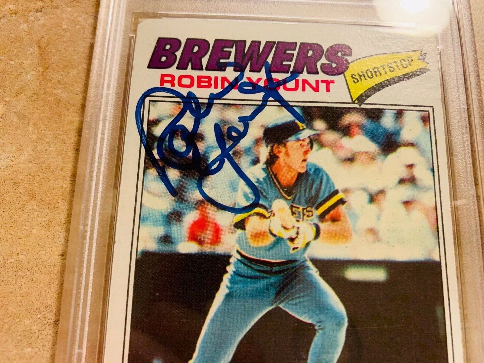 Robin Yount Autographed 1977 Topps Baseball Card #635 PSA Slabbed Certified