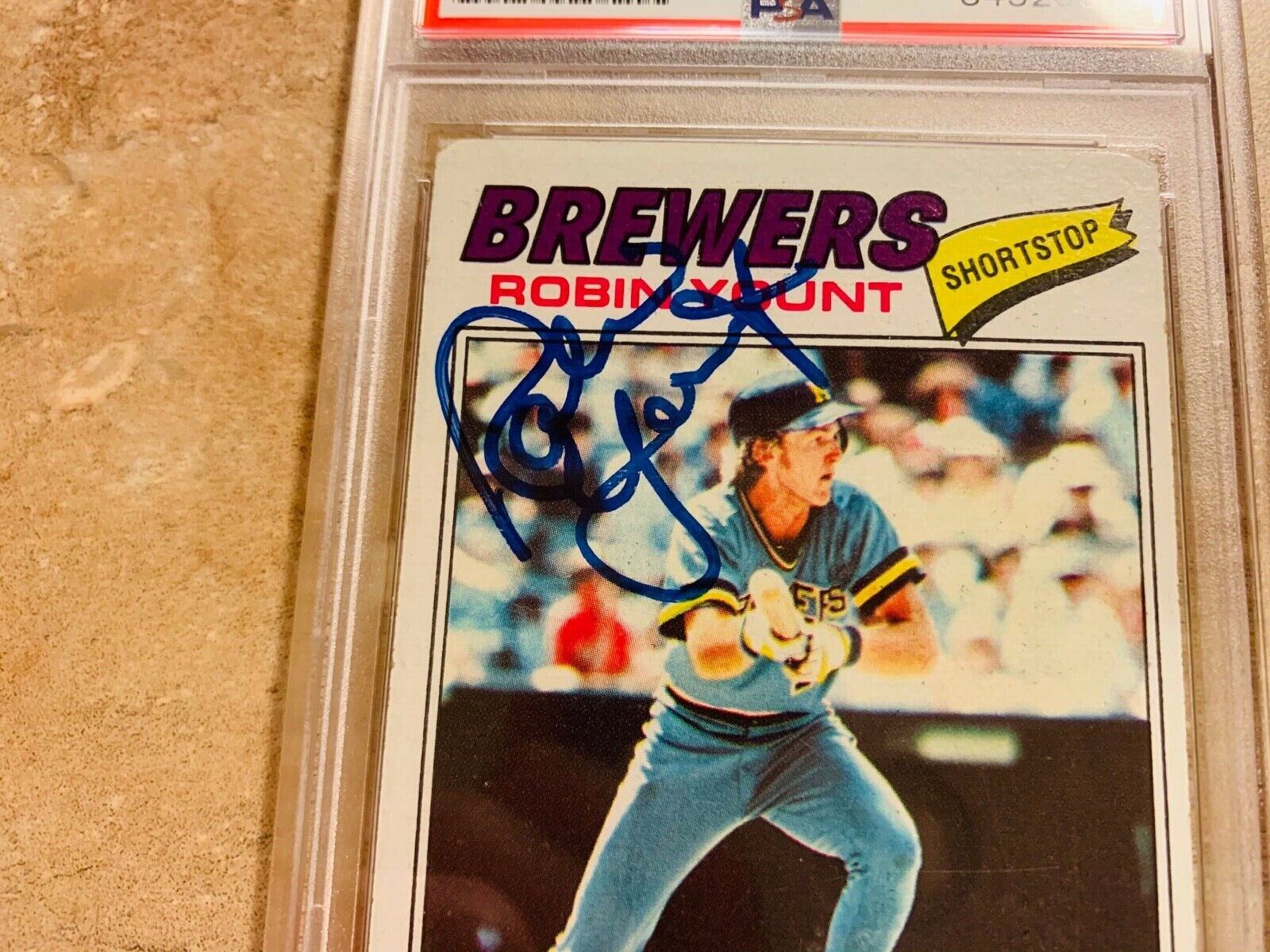 Robin Yount Autographed 1977 Topps Baseball Card #635 PSA Slabbed Certified