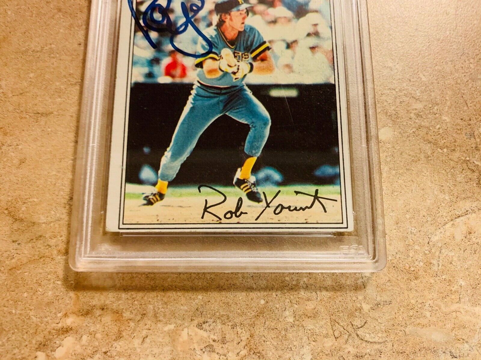 Robin Yount Autographed 1977 Topps Baseball Card #635 PSA Slabbed Certified