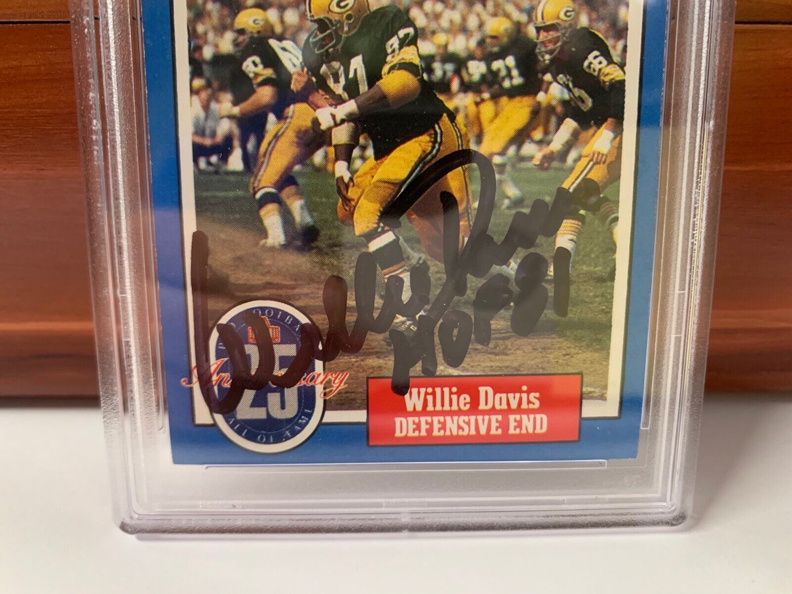 Willie Davis Autographed 1988 Swell Football Card #28 PSA Slabbed 84285440