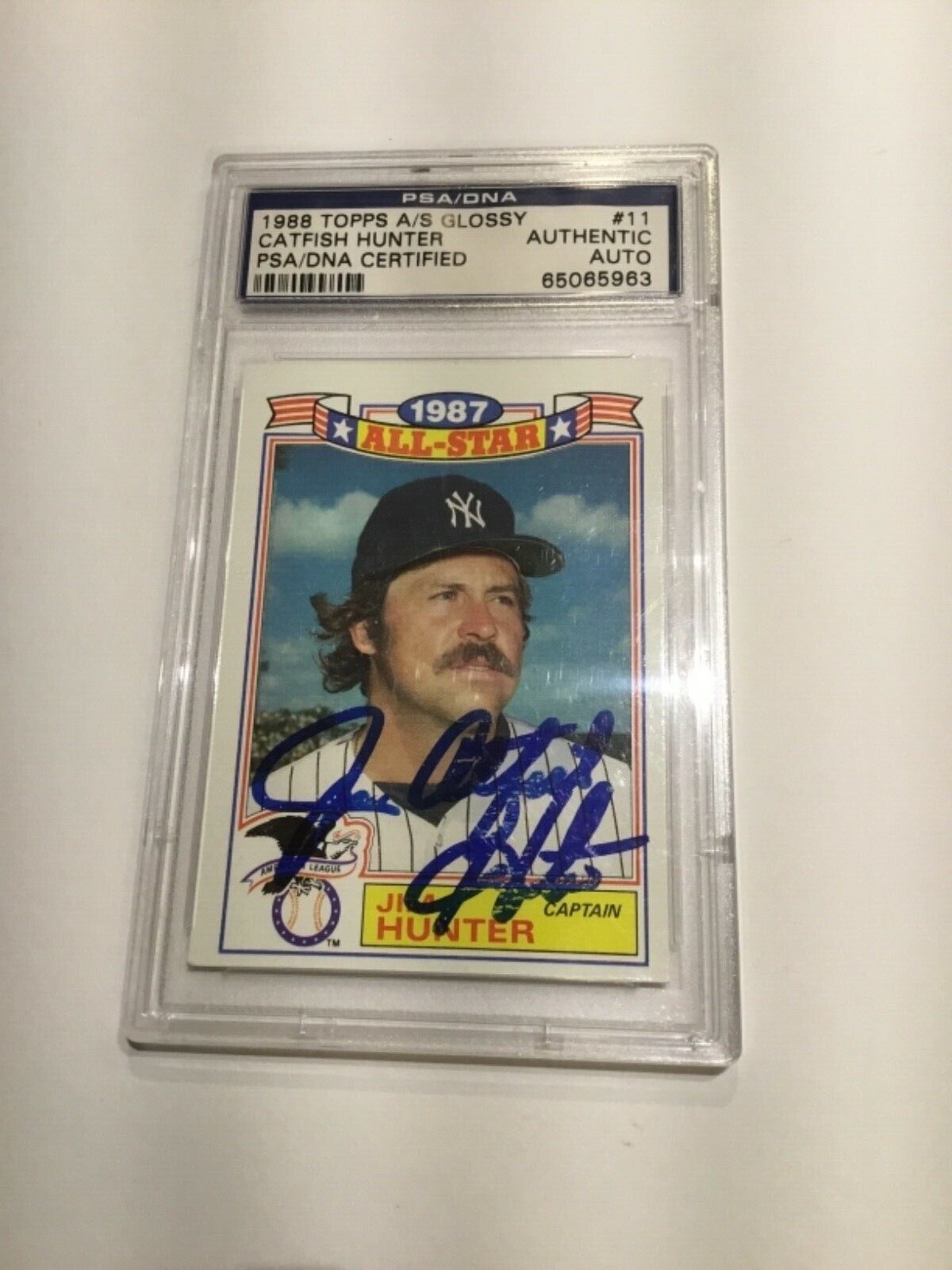 1988 Topps Signed PSA/DNA  Slabbed Card Jim Catfish Hunter